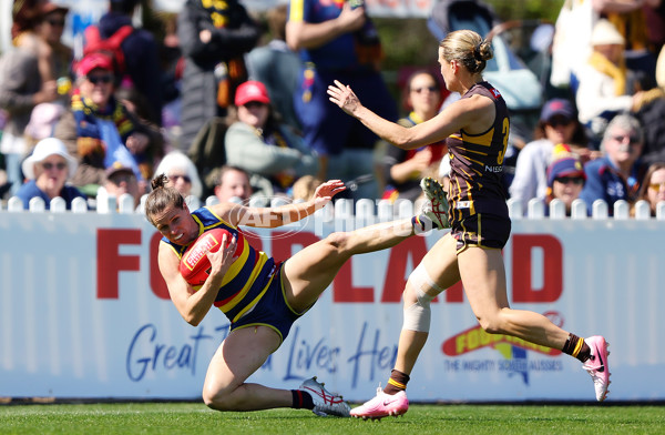 AFLW 2024 Round 03 - Adelaide v Hawthorn - A-54073893