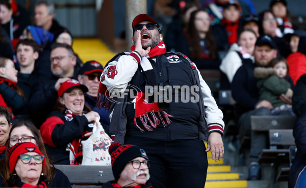 AFLW 2024 Round 03 - Essendon v St Kilda - A-54073900