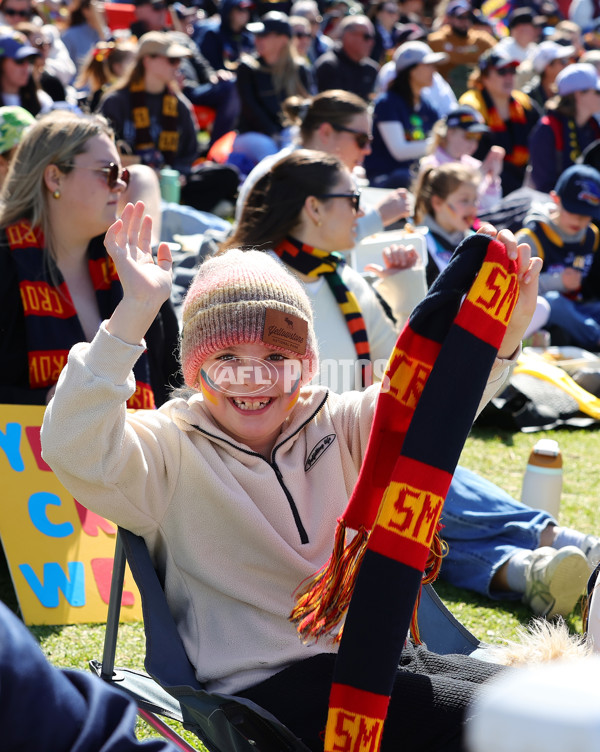 AFLW 2024 Round 03 - Adelaide v Hawthorn - A-54073939