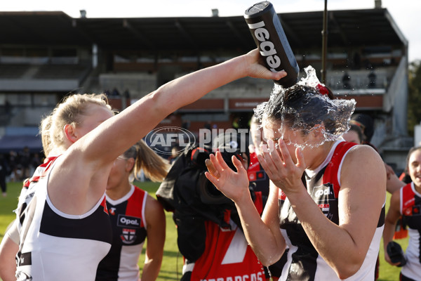 AFLW 2024 Round 03 - Essendon v St Kilda - A-54073957