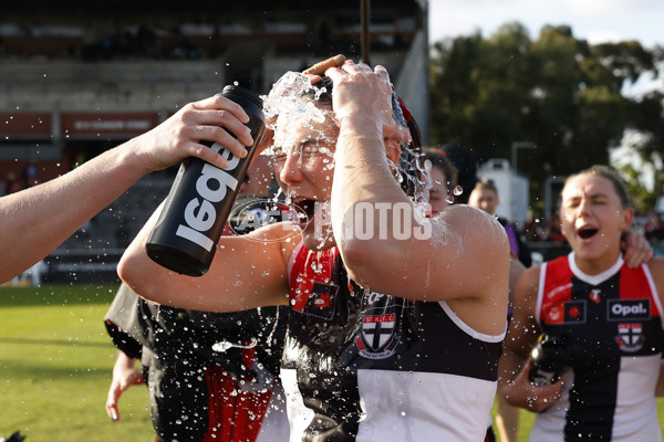 AFLW 2024 Round 03 - Essendon v St Kilda - A-54073958