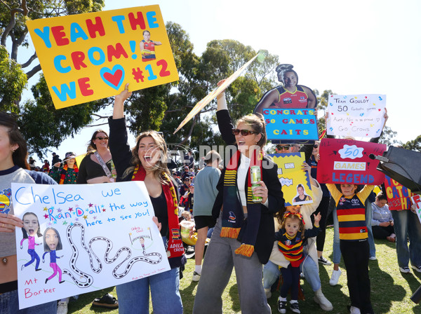 AFLW 2024 Round 03 - Adelaide v Hawthorn - A-54074087