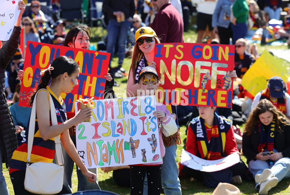 AFLW 2024 Round 03 - Adelaide v Hawthorn - A-54074096