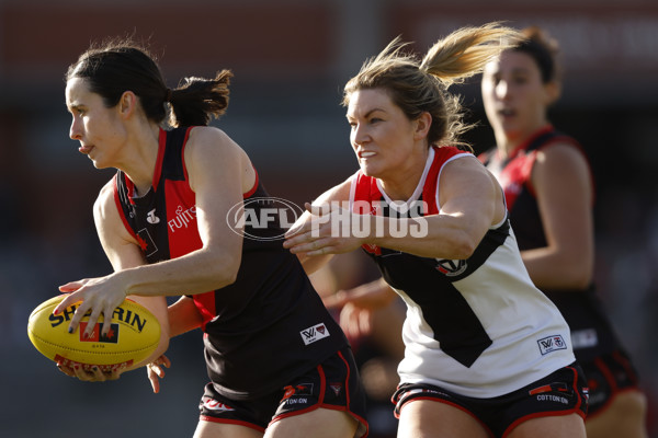 AFLW 2024 Round 03 - Essendon v St Kilda - A-54074097