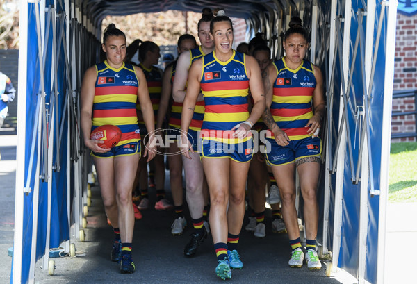 AFLW 2024 Round 03 - Adelaide v Hawthorn - A-54074110