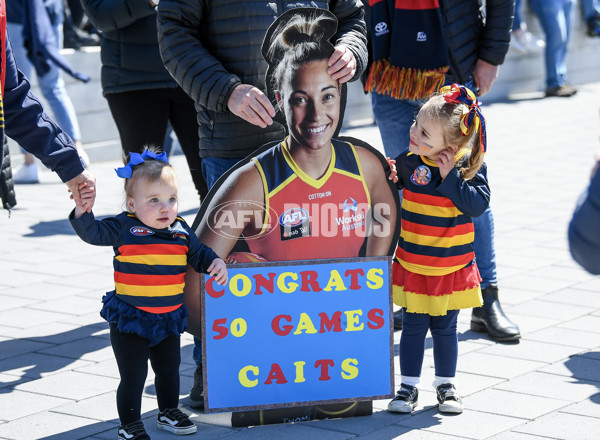 AFLW 2024 Round 03 - Adelaide v Hawthorn - A-54074124