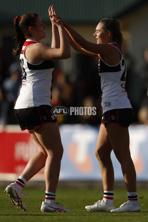 AFLW 2024 Round 03 - Essendon v St Kilda - A-54074125