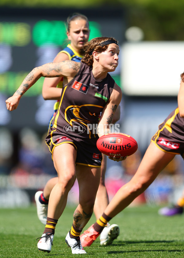 AFLW 2024 Round 03 - Adelaide v Hawthorn - A-54074127