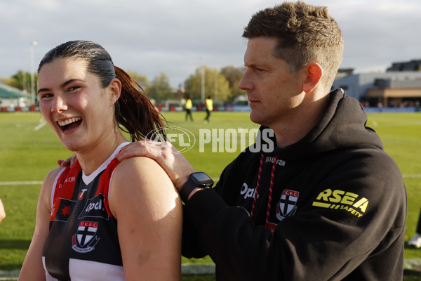 AFLW 2024 Round 03 - Essendon v St Kilda - A-54074167