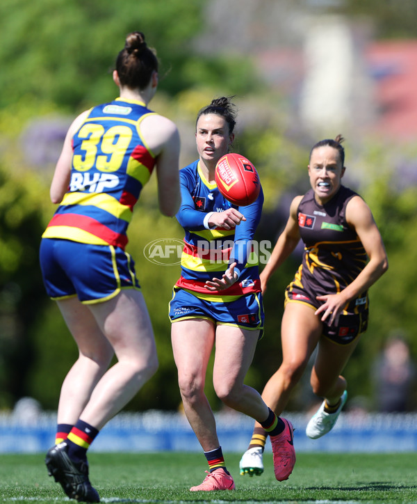 AFLW 2024 Round 03 - Adelaide v Hawthorn - A-54074169