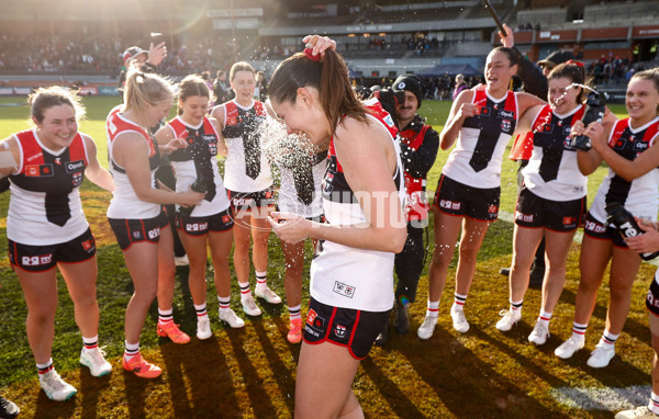 AFLW 2024 Round 03 - Essendon v St Kilda - A-54076411