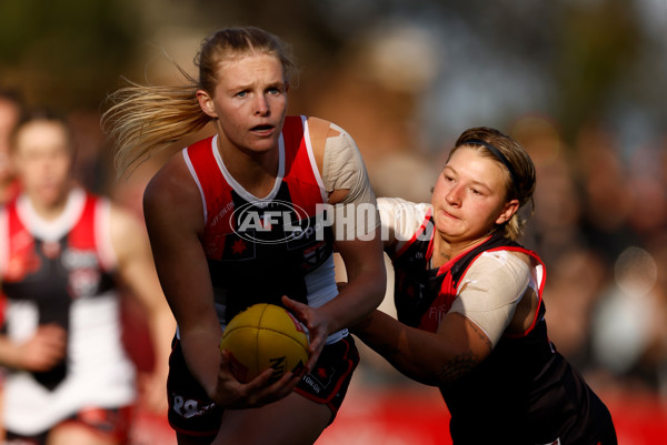 AFLW 2024 Round 03 - Essendon v St Kilda - A-54076438