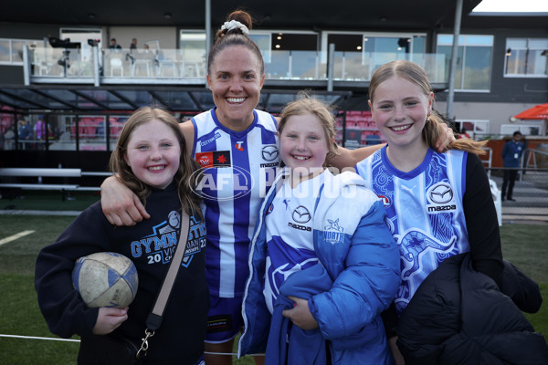 AFLW 2024 Round 03 - Melbourne v North Melbourne - A-54076501