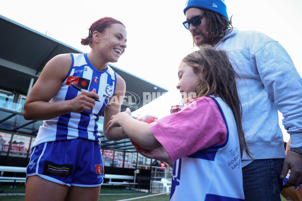 AFLW 2024 Round 03 - Melbourne v North Melbourne - A-54076508