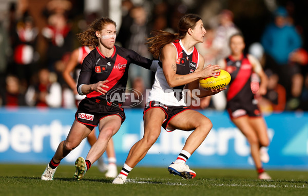 AFLW 2024 Round 03 - Essendon v St Kilda - A-54076836