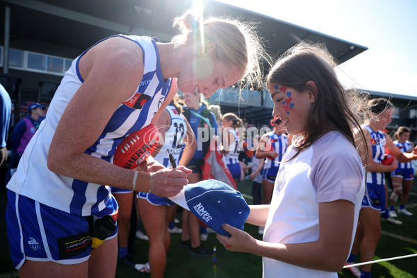 AFLW 2024 Round 03 - Melbourne v North Melbourne - A-54076897