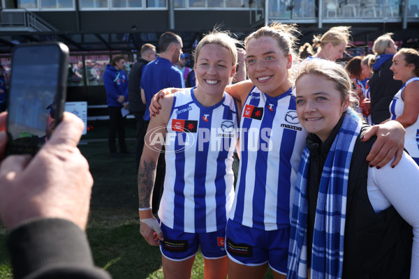 AFLW 2024 Round 03 - Melbourne v North Melbourne - A-54079040