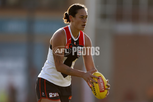 AFLW 2024 Round 03 - Essendon v St Kilda - A-54079060