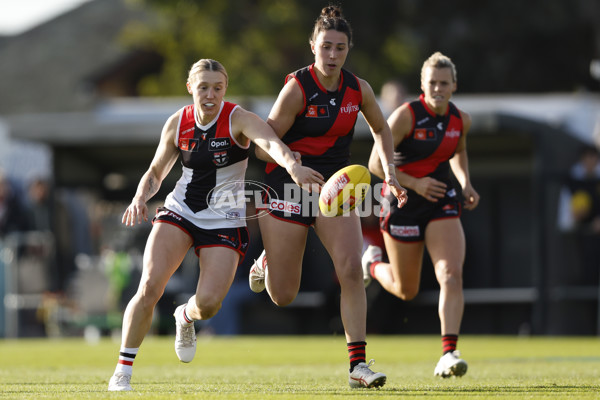 AFLW 2024 Round 03 - Essendon v St Kilda - A-54079065