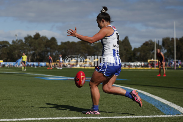 AFLW 2024 Round 03 - Melbourne v North Melbourne - A-54079068