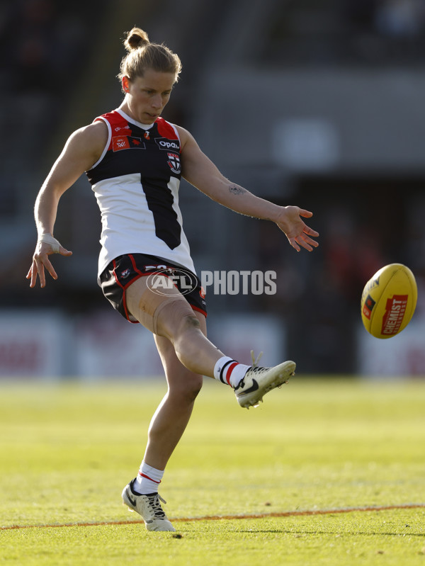 AFLW 2024 Round 03 - Essendon v St Kilda - A-54079095