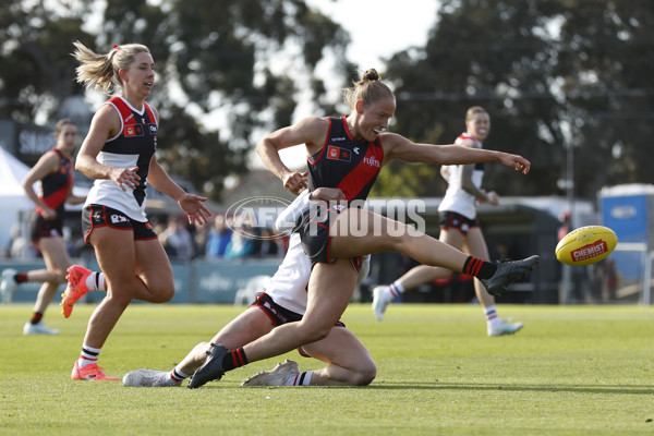 AFLW 2024 Round 03 - Essendon v St Kilda - A-54079743