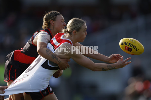 AFLW 2024 Round 03 - Essendon v St Kilda - A-54079759