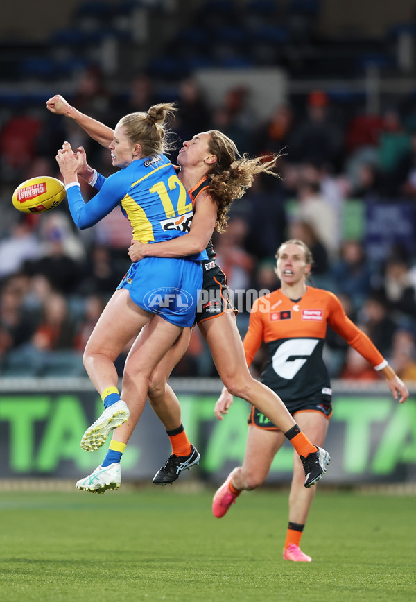 AFLW 2024 Round 03 - GWS v Gold Coast - A-54079789