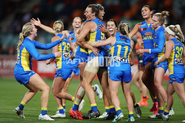 AFLW 2024 Round 03 - GWS v Gold Coast - A-54079828