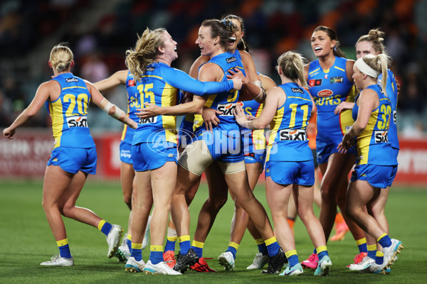 AFLW 2024 Round 03 - GWS v Gold Coast - A-54081326