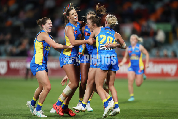 AFLW 2024 Round 03 - GWS v Gold Coast - A-54083391