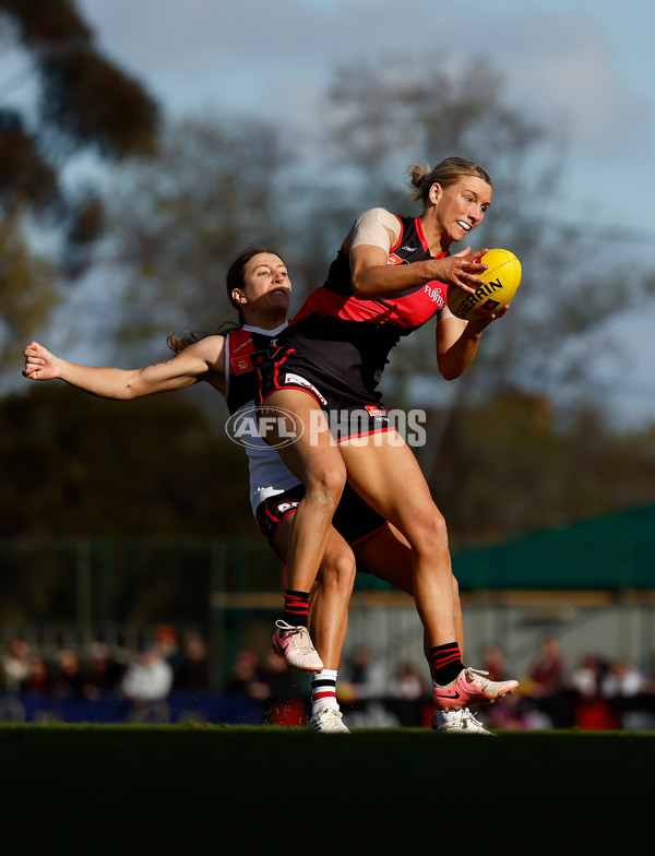 AFLW 2024 Round 03 - Essendon v St Kilda - A-54083926