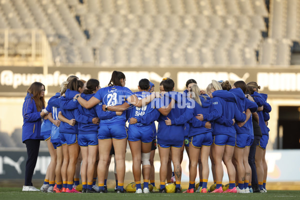 AFLW 2024 Round 04 - Collingwood v West Coast - A-54095545