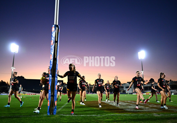 AFLW 2024 Round 04 - Collingwood v West Coast - A-54095551