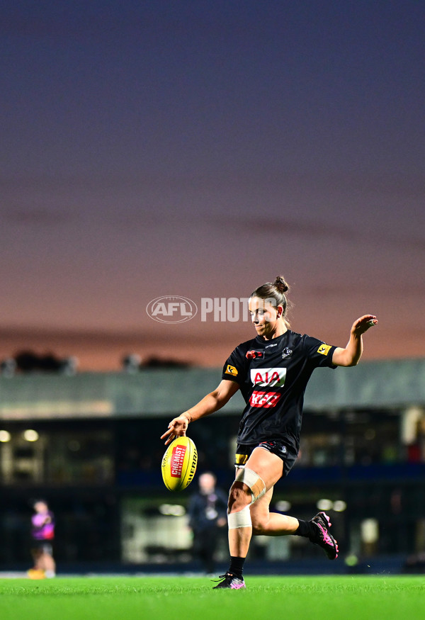 AFLW 2024 Round 04 - Collingwood v West Coast - A-54095555