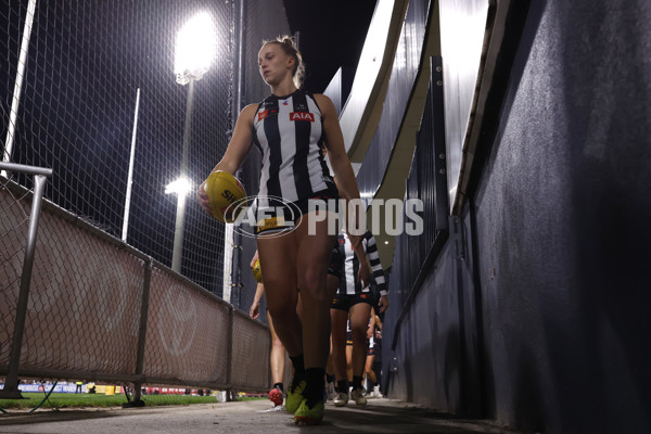 AFLW 2024 Round 04 - Collingwood v West Coast - A-54095563