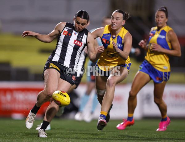 AFLW 2024 Round 04 - Collingwood v West Coast - A-54095566