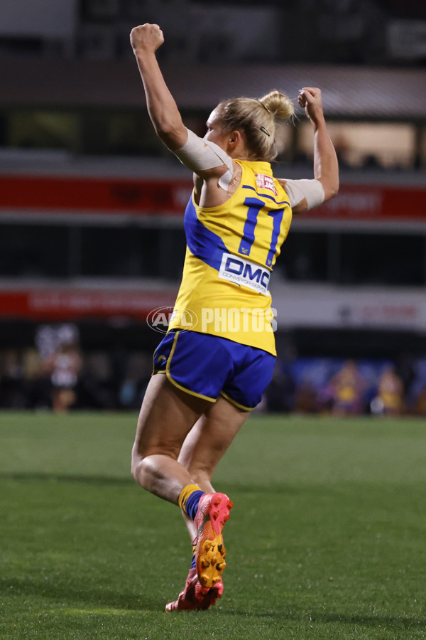 AFLW 2024 Round 04 - Collingwood v West Coast - A-54095582