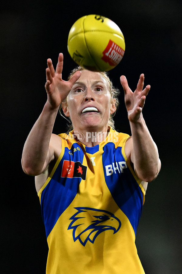 AFLW 2024 Round 04 - Collingwood v West Coast - A-54095593
