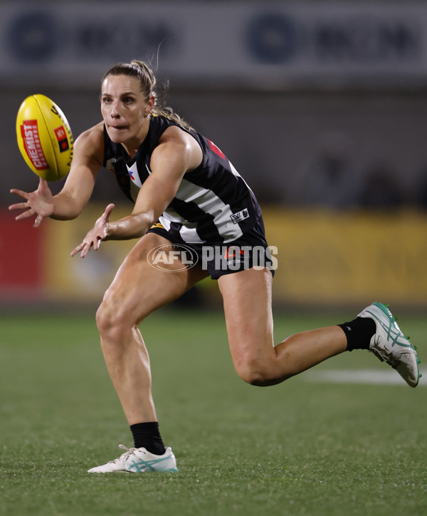 AFLW 2024 Round 04 - Collingwood v West Coast - A-54097344