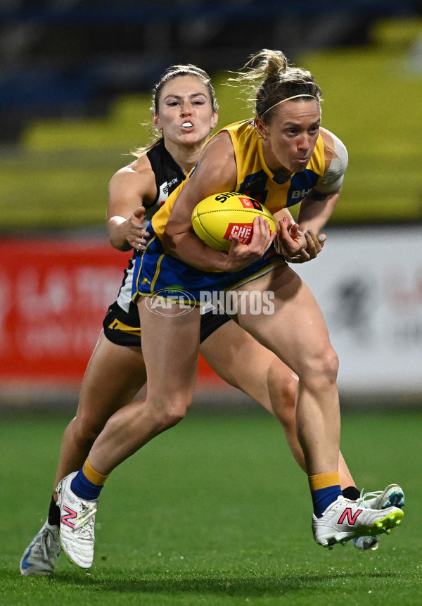 AFLW 2024 Round 04 - Collingwood v West Coast - A-54097390