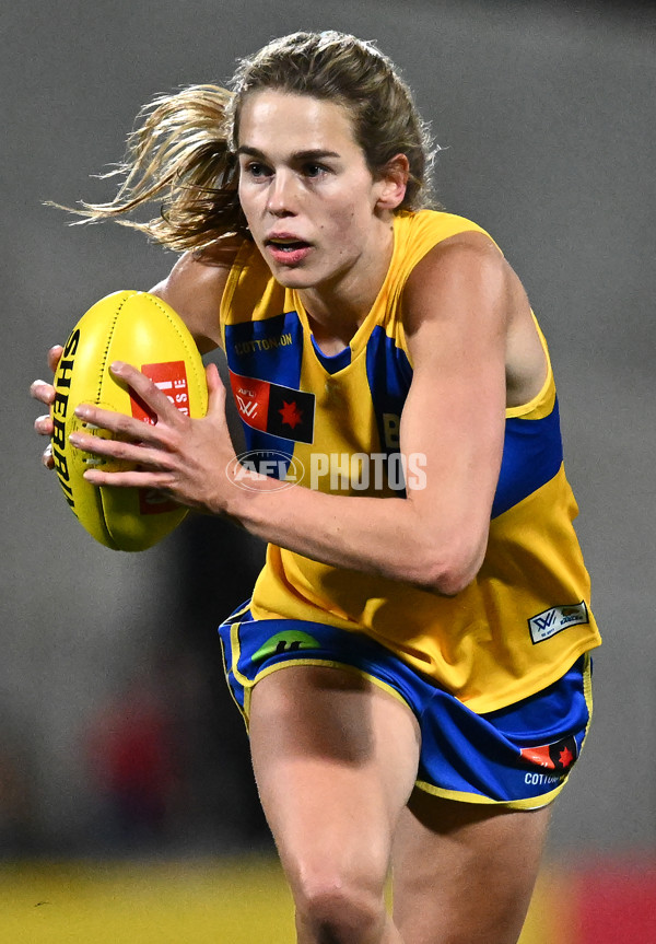AFLW 2024 Round 04 - Collingwood v West Coast - A-54097392