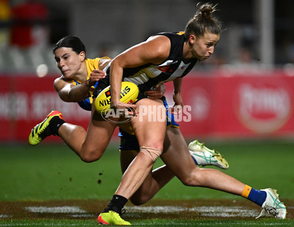 AFLW 2024 Round 04 - Collingwood v West Coast - A-54097402