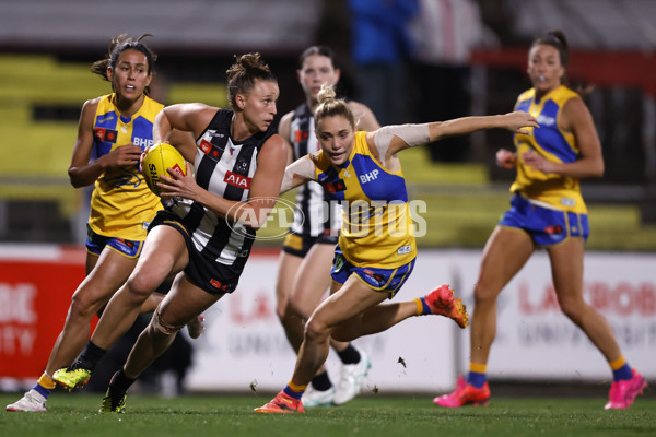 AFLW 2024 Round 04 - Collingwood v West Coast - A-54097404