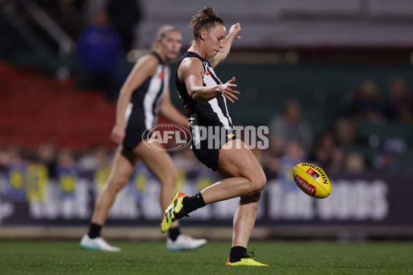 AFLW 2024 Round 04 - Collingwood v West Coast - A-54097405