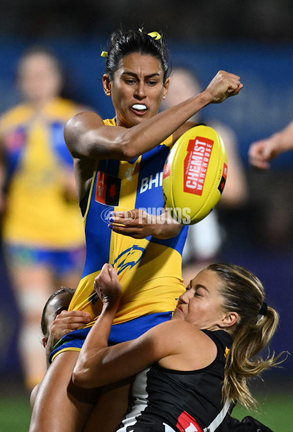 AFLW 2024 Round 04 - Collingwood v West Coast - A-54098744