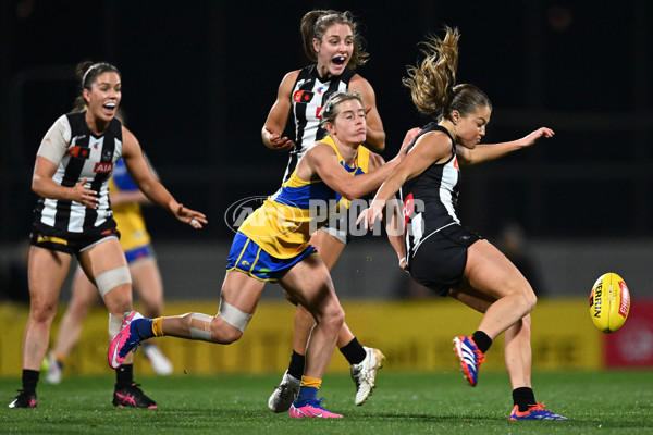 AFLW 2024 Round 04 - Collingwood v West Coast - A-54098769