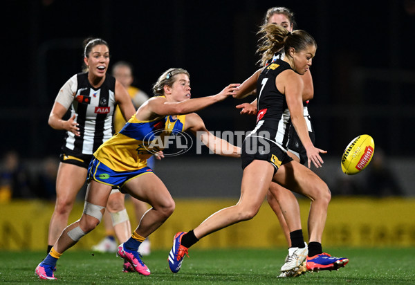 AFLW 2024 Round 04 - Collingwood v West Coast - A-54098770