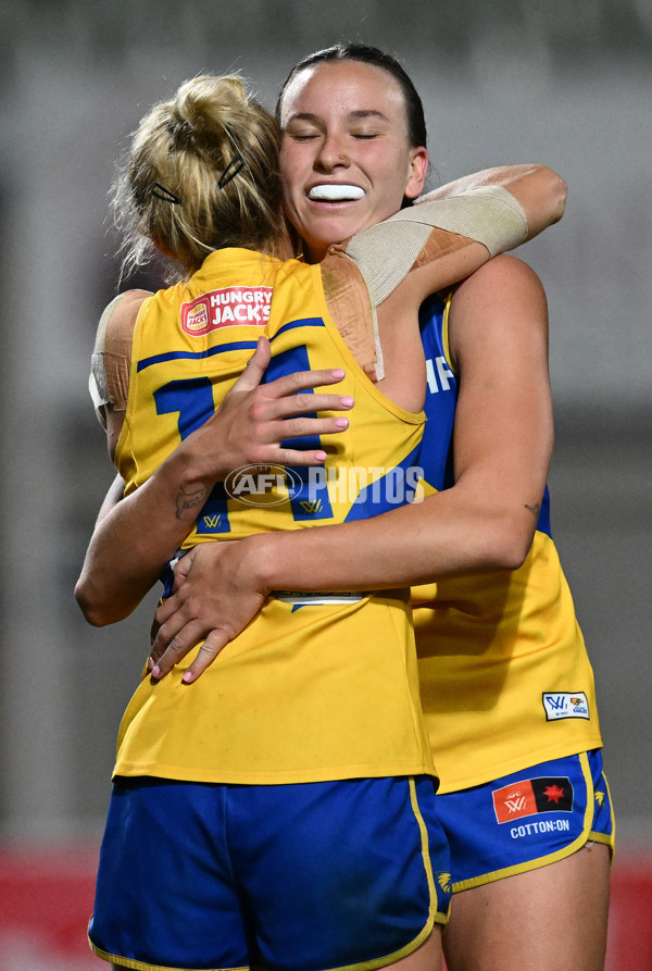 AFLW 2024 Round 04 - Collingwood v West Coast - A-54098801