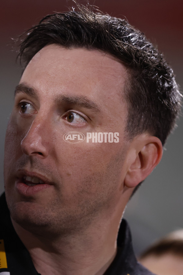 AFLW 2024 Round 04 - Collingwood v West Coast - A-54098814